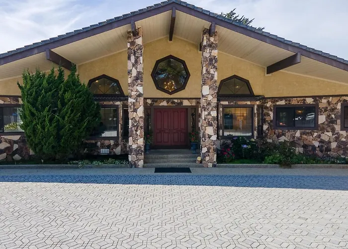 4300 Sq Ft Bay Escape, Near Beach, Golf And Trails