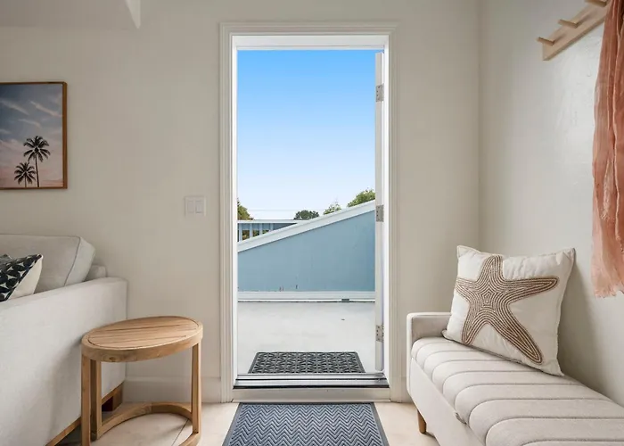 Montara Penthouse Elevated Comfort Above Downtown Half Moon Bay